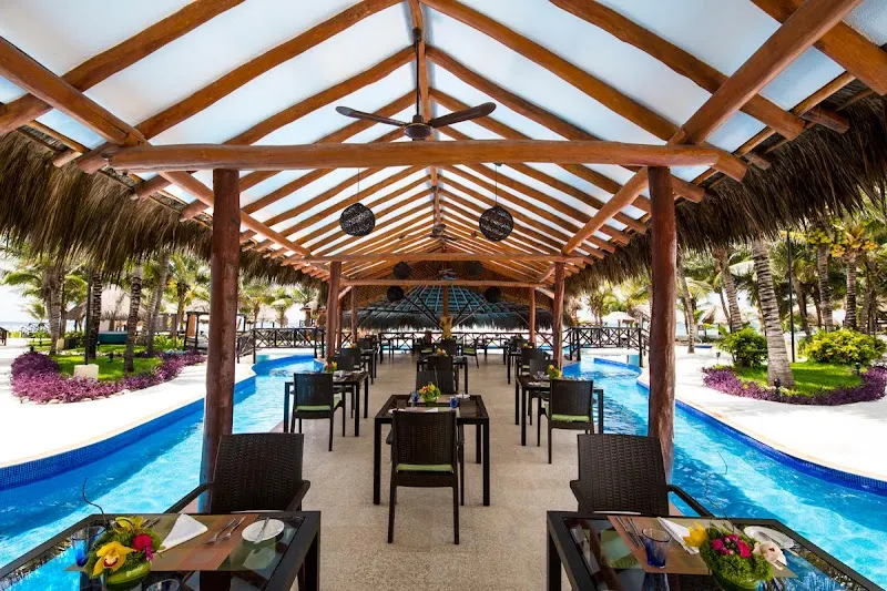 Hidden Beach Au Naturel Resort